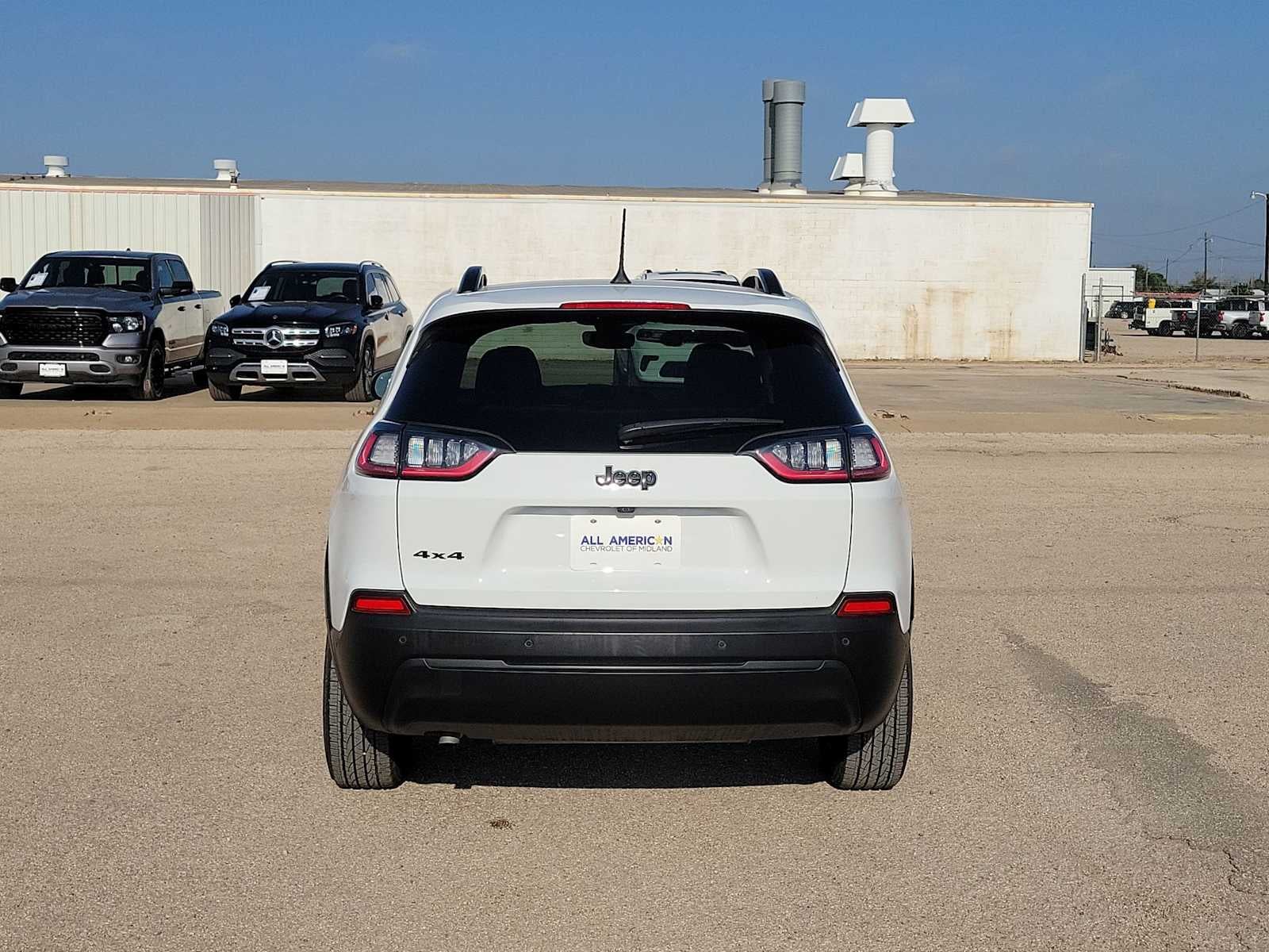 2023 Jeep Cherokee Altitude Lux