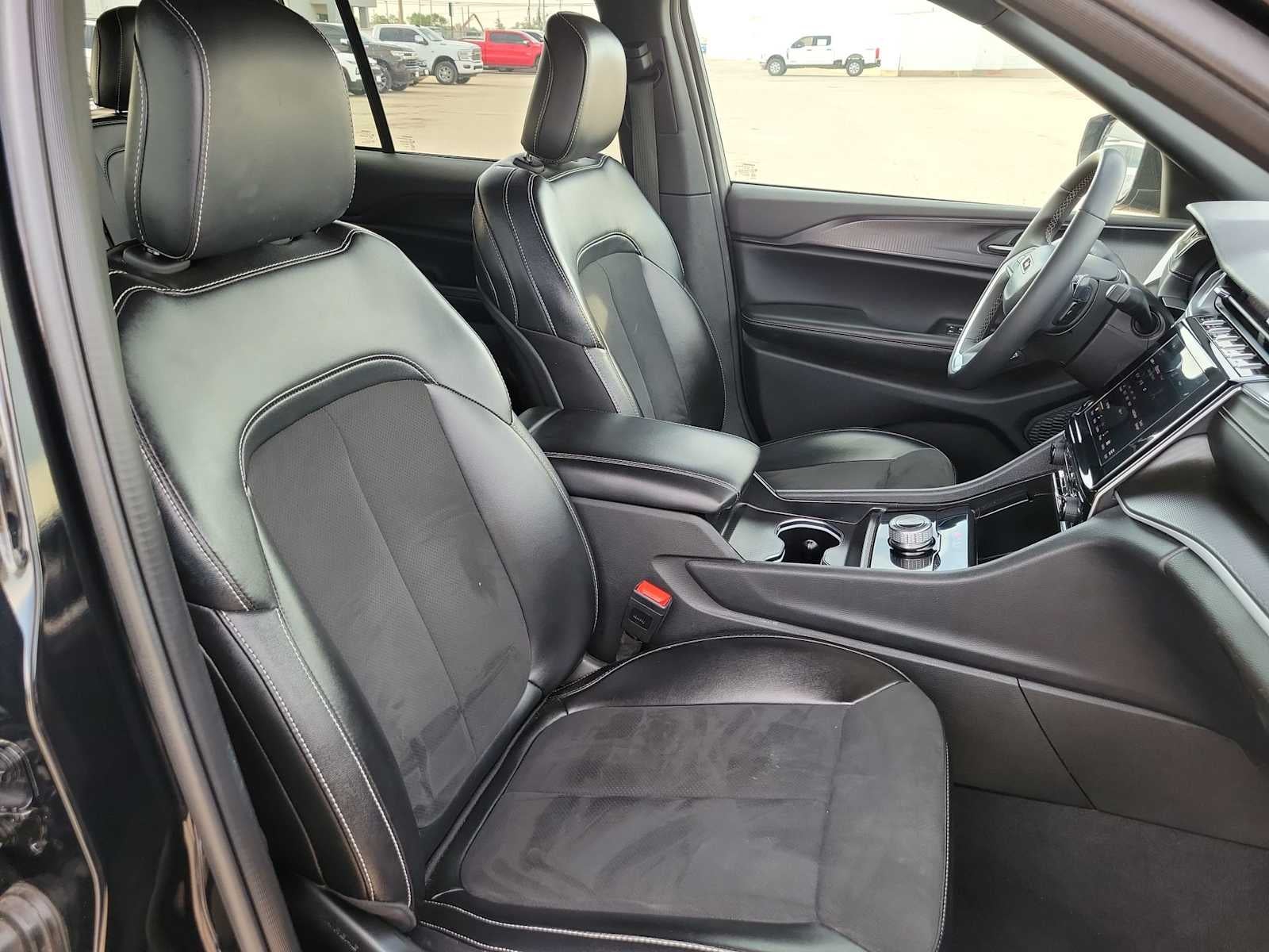 2024 Jeep Grand Cherokee Altitude