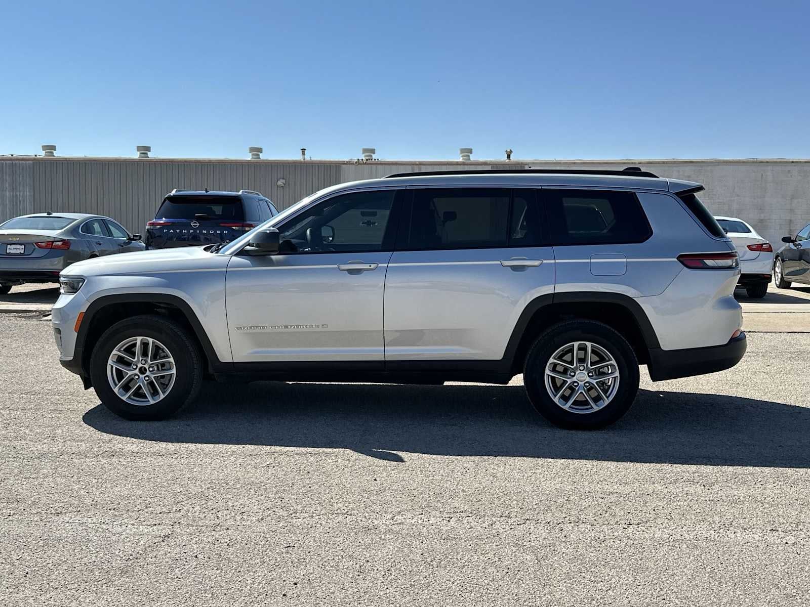 2025 Jeep Grand Cherokee L Laredo