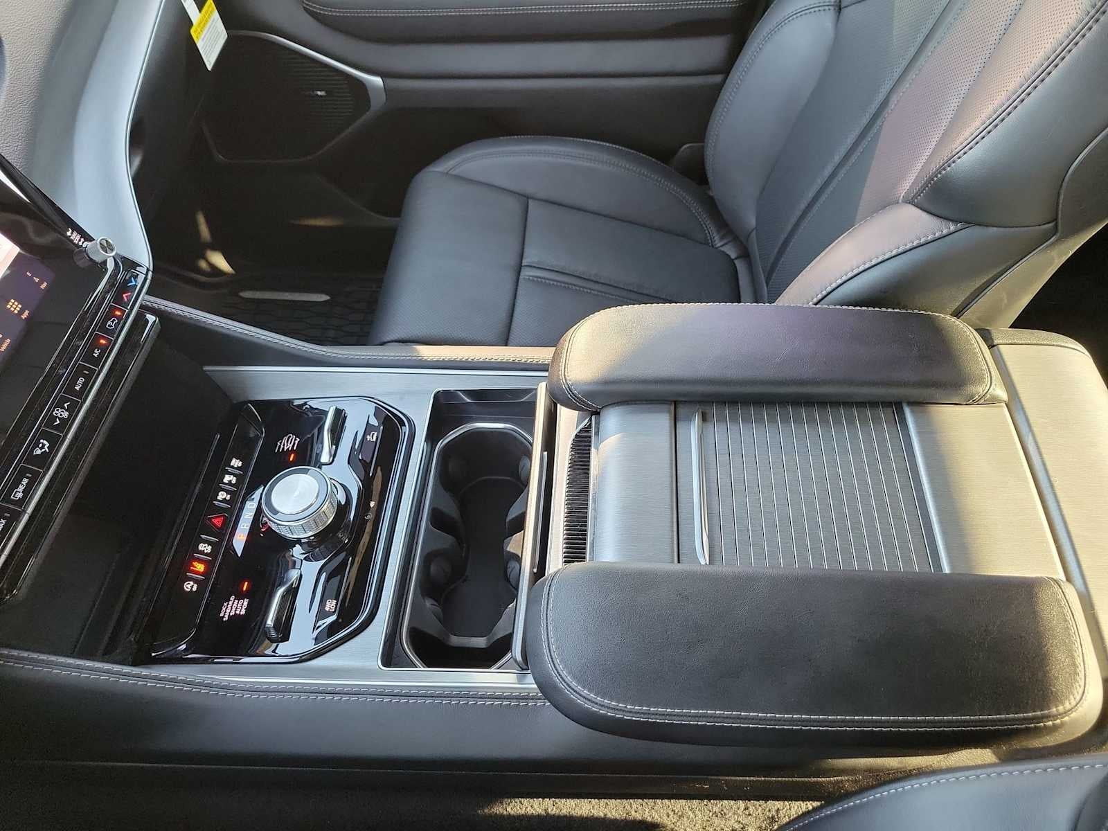 2025 Jeep Wagoneer Series II Overland