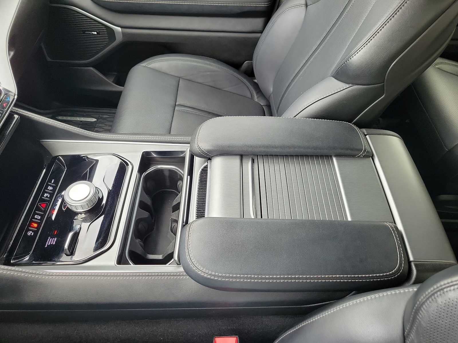 2024 Jeep Wagoneer Series II Carbide