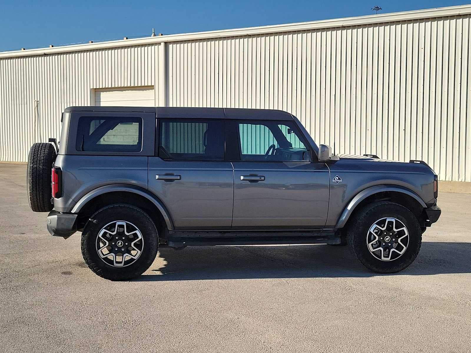 2022 Ford Bronco Base