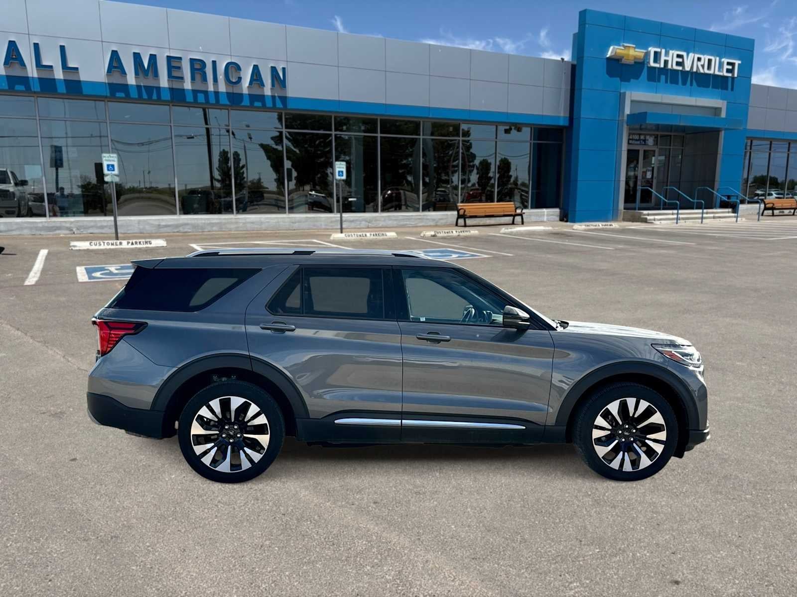 2025 Ford Explorer Platinum