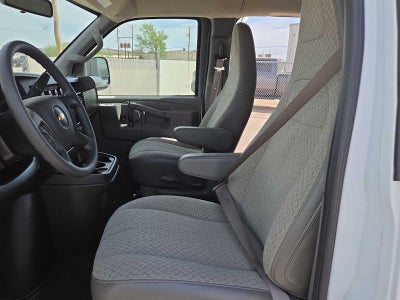 2025 Chevrolet Express Passenger 1LS