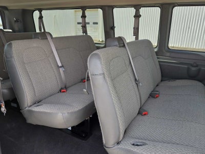 2025 Chevrolet Express Passenger 1LS