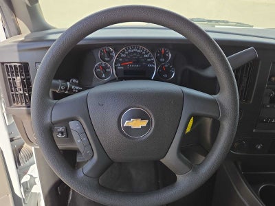 2025 Chevrolet Express Passenger 1LS