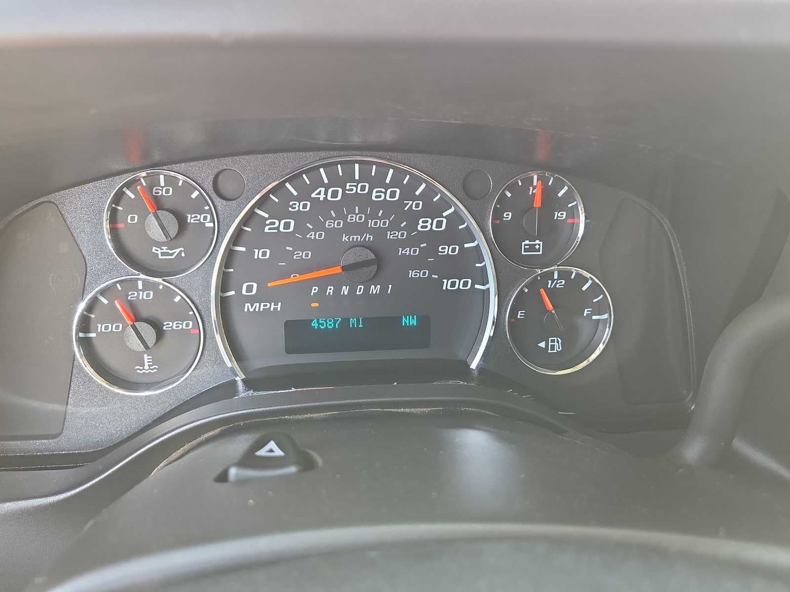 2025 Chevrolet Express Passenger 1LS
