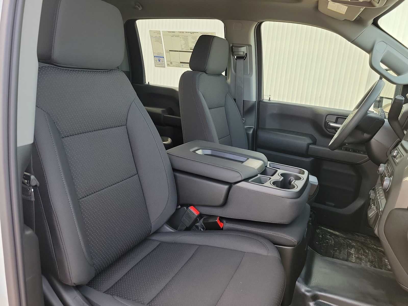 2026 Chevrolet Silverado 3500 HD WT DRW