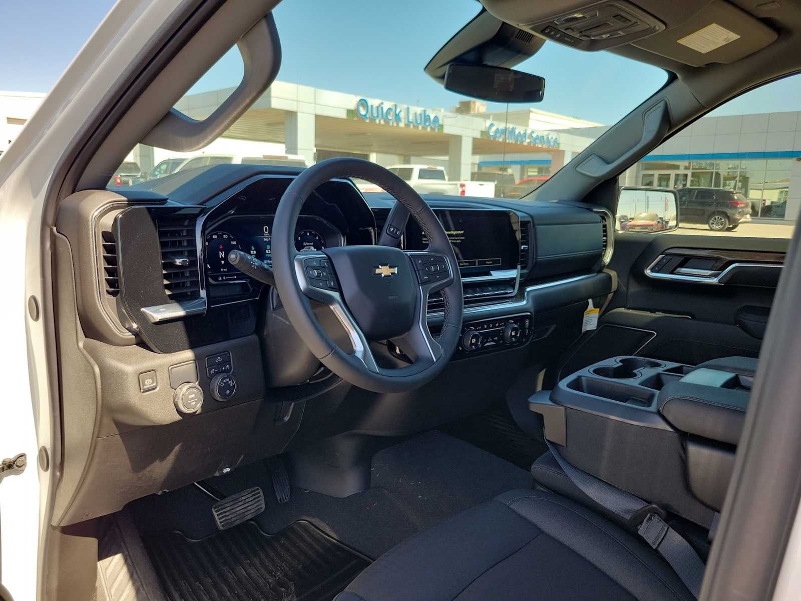 2025 Chevrolet Silverado 1500 LT