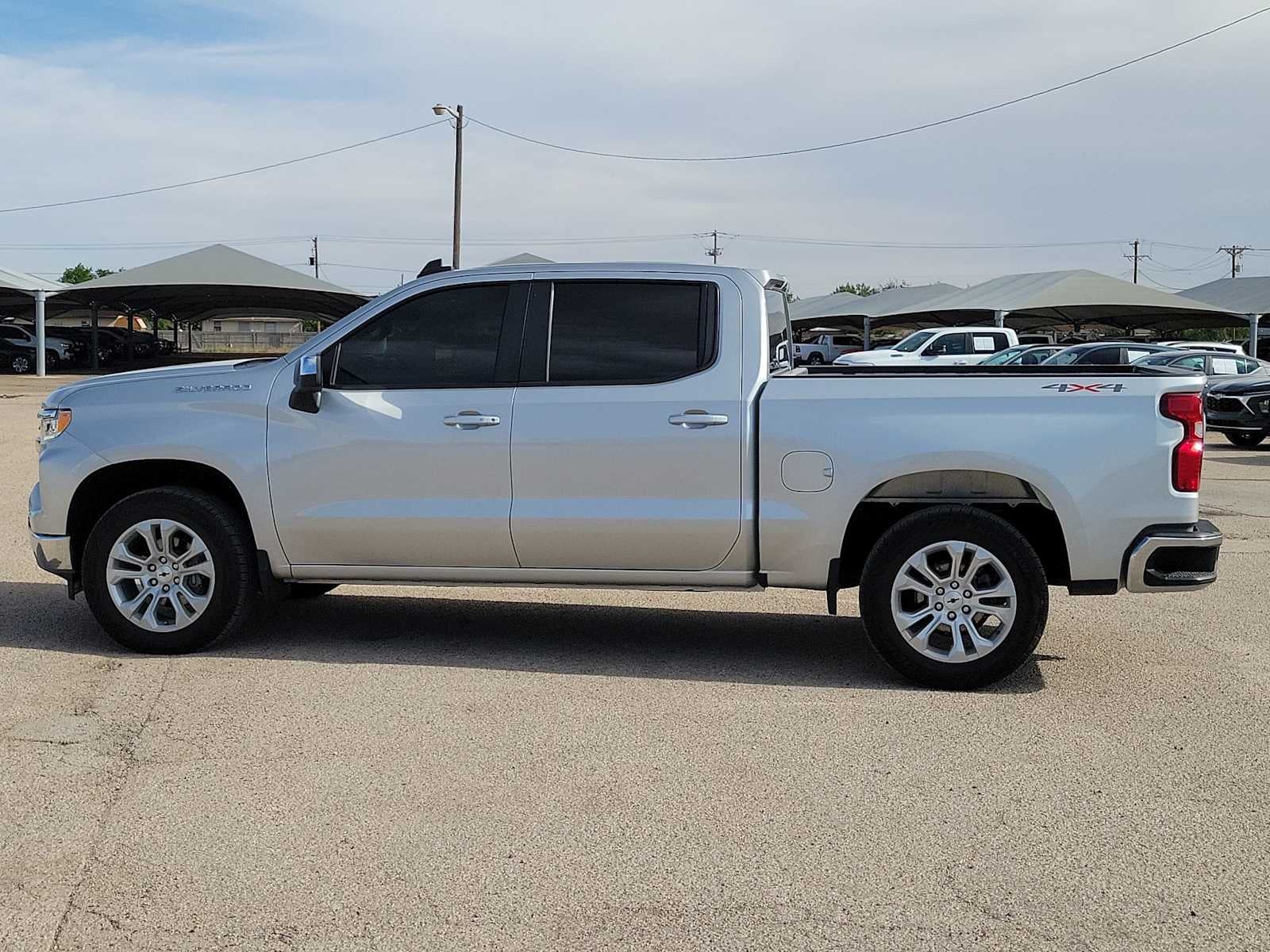 2022 Chevrolet Silverado 1500 LT (2FL)
