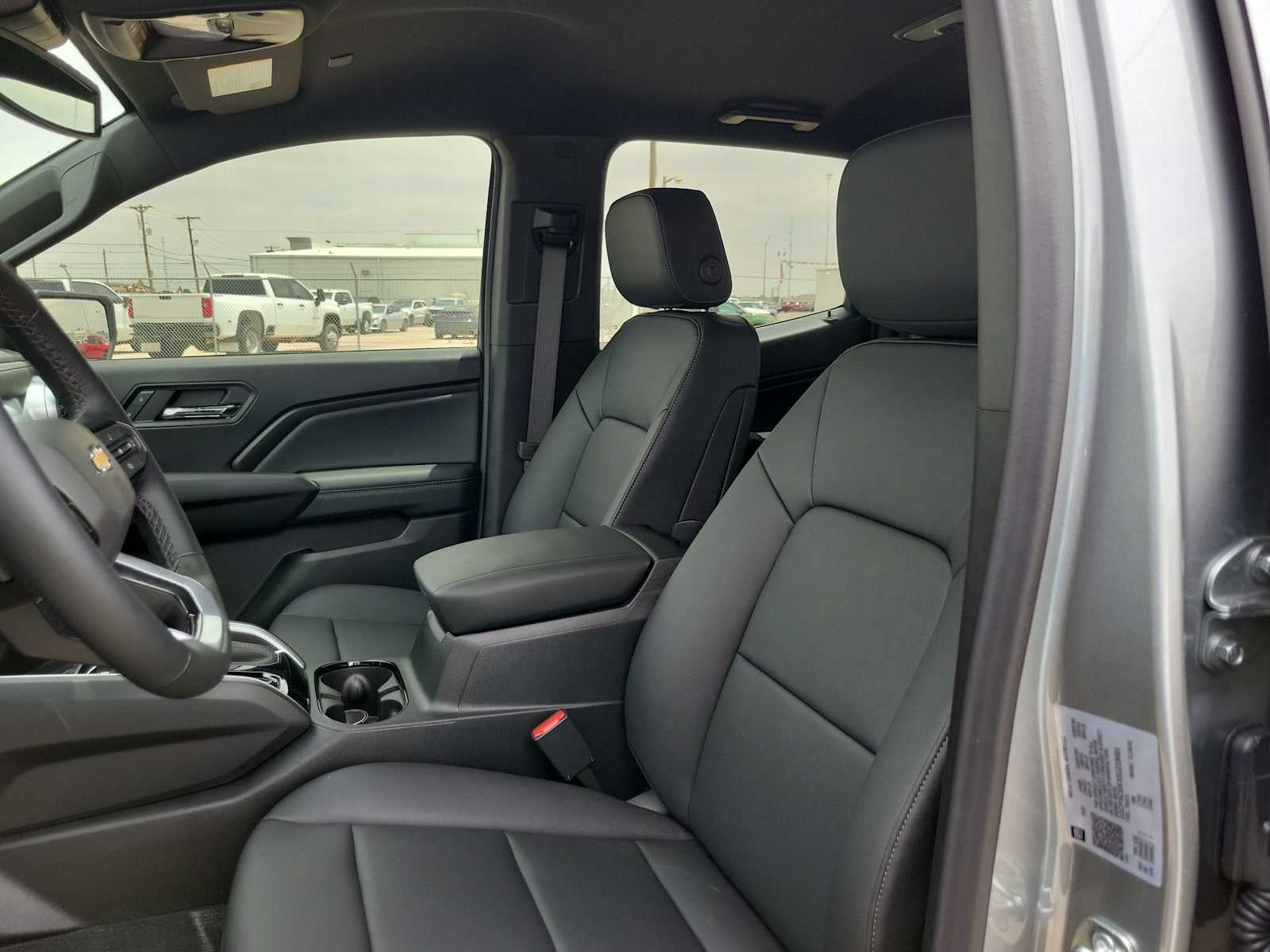 2025 Chevrolet Colorado WT/LT