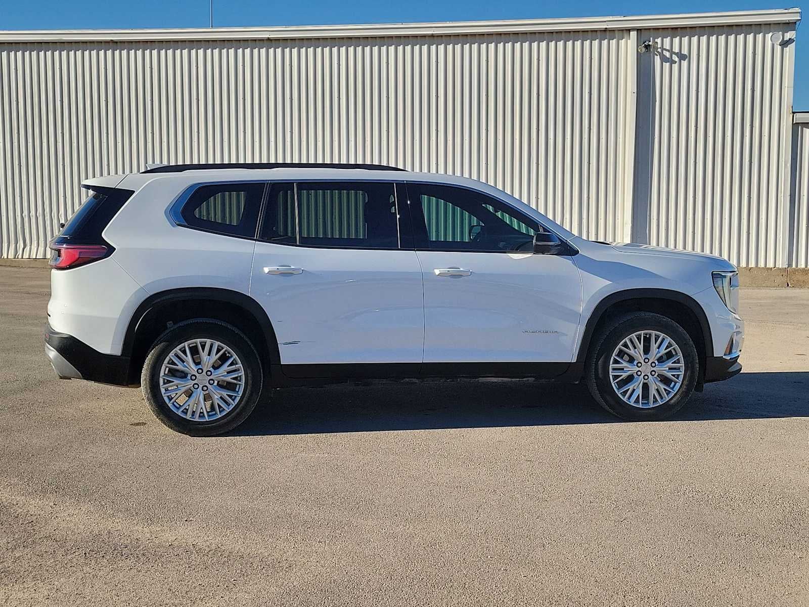 2024 GMC Acadia Elevation