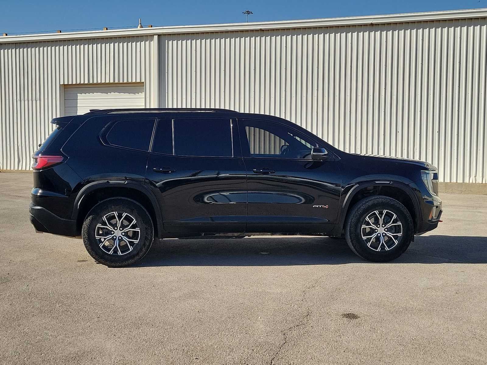 2024 GMC Acadia AT4