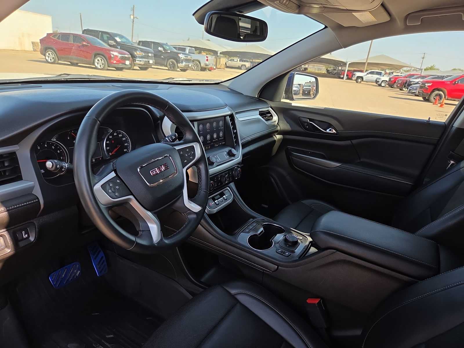 2023 GMC Acadia SLT