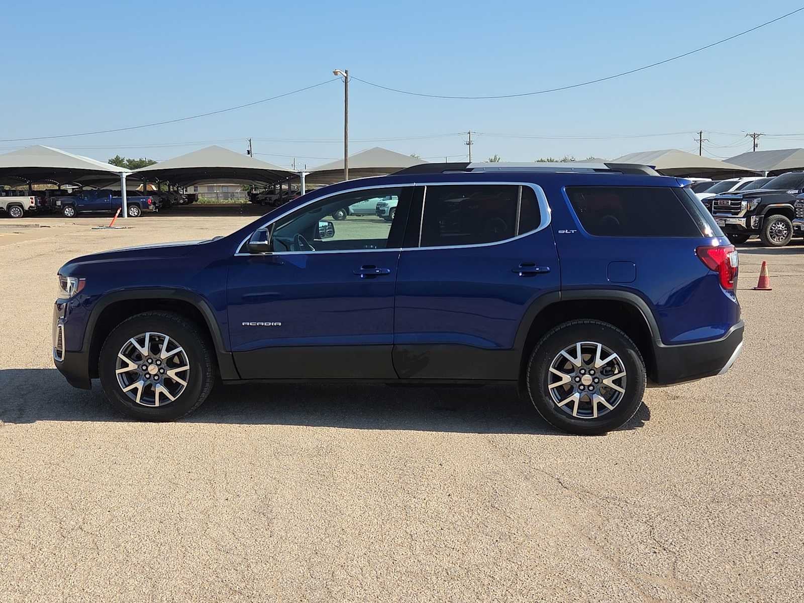 2023 GMC Acadia SLT