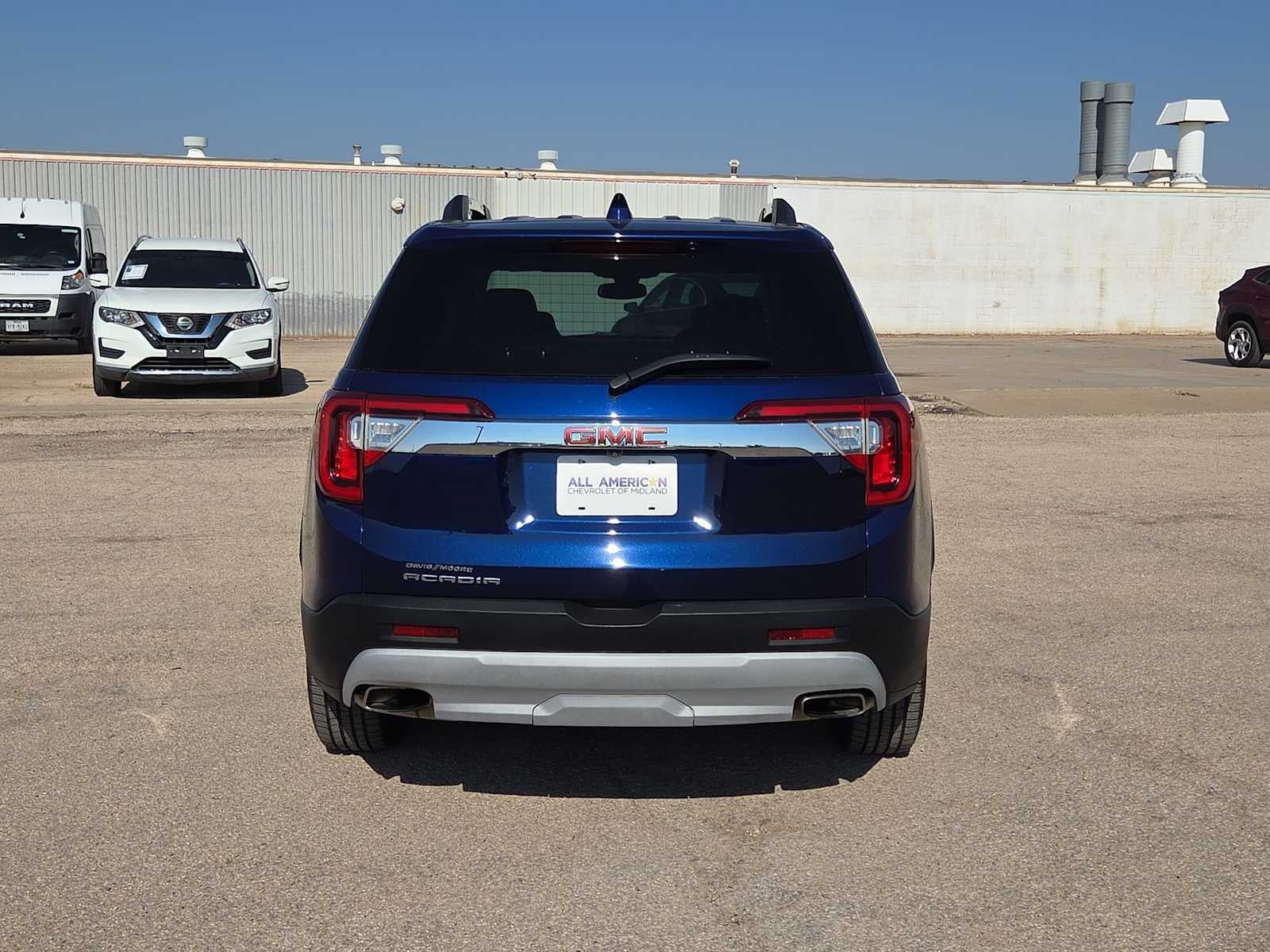 2023 GMC Acadia SLT
