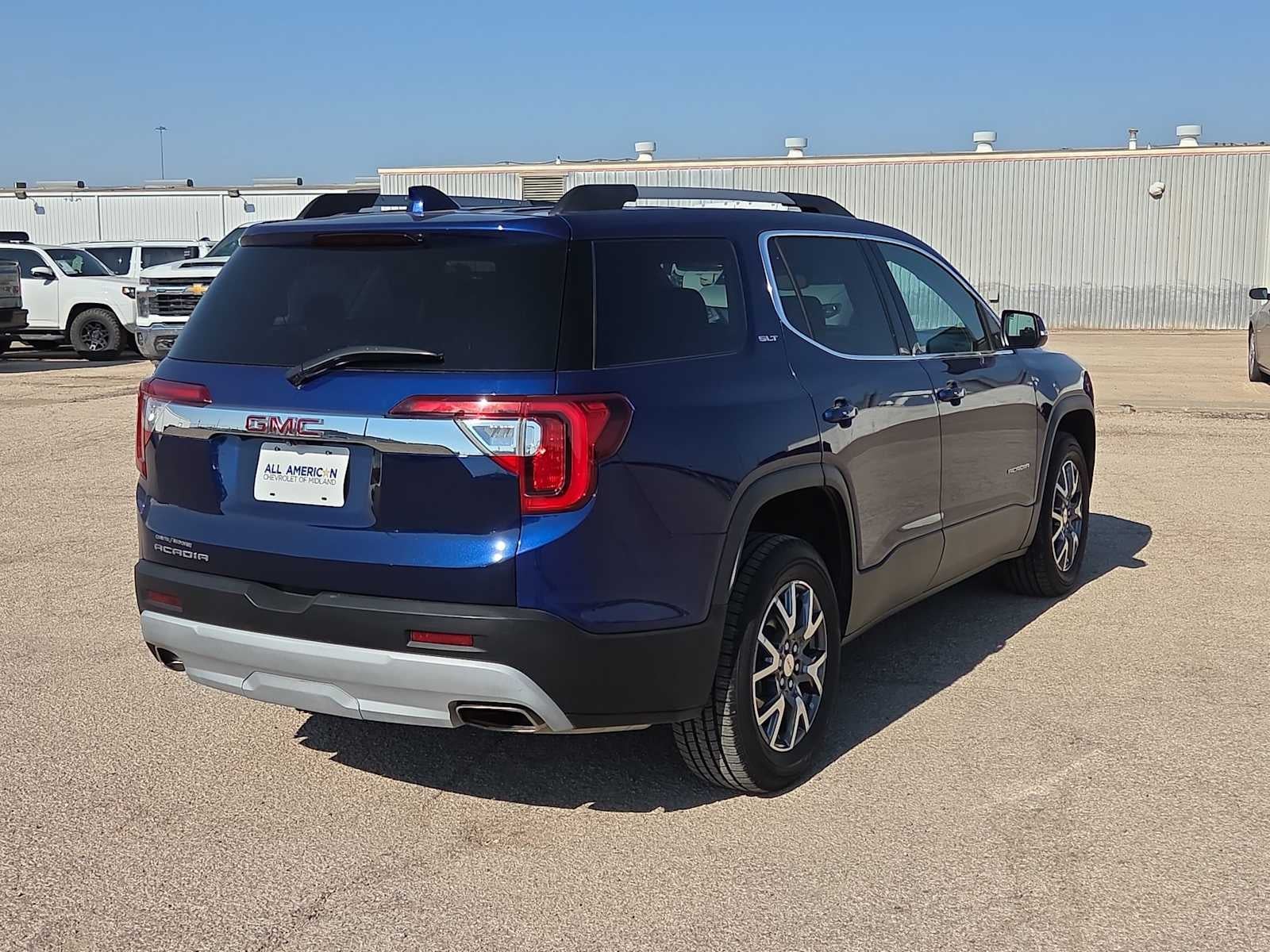 2023 GMC Acadia SLT