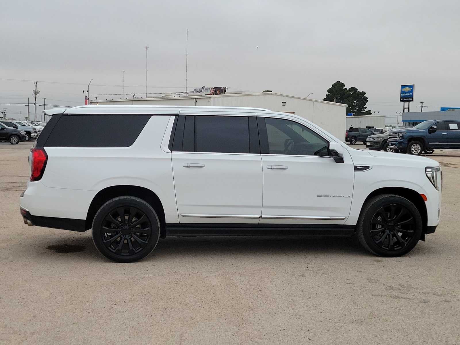 2022 GMC Yukon XL Denali