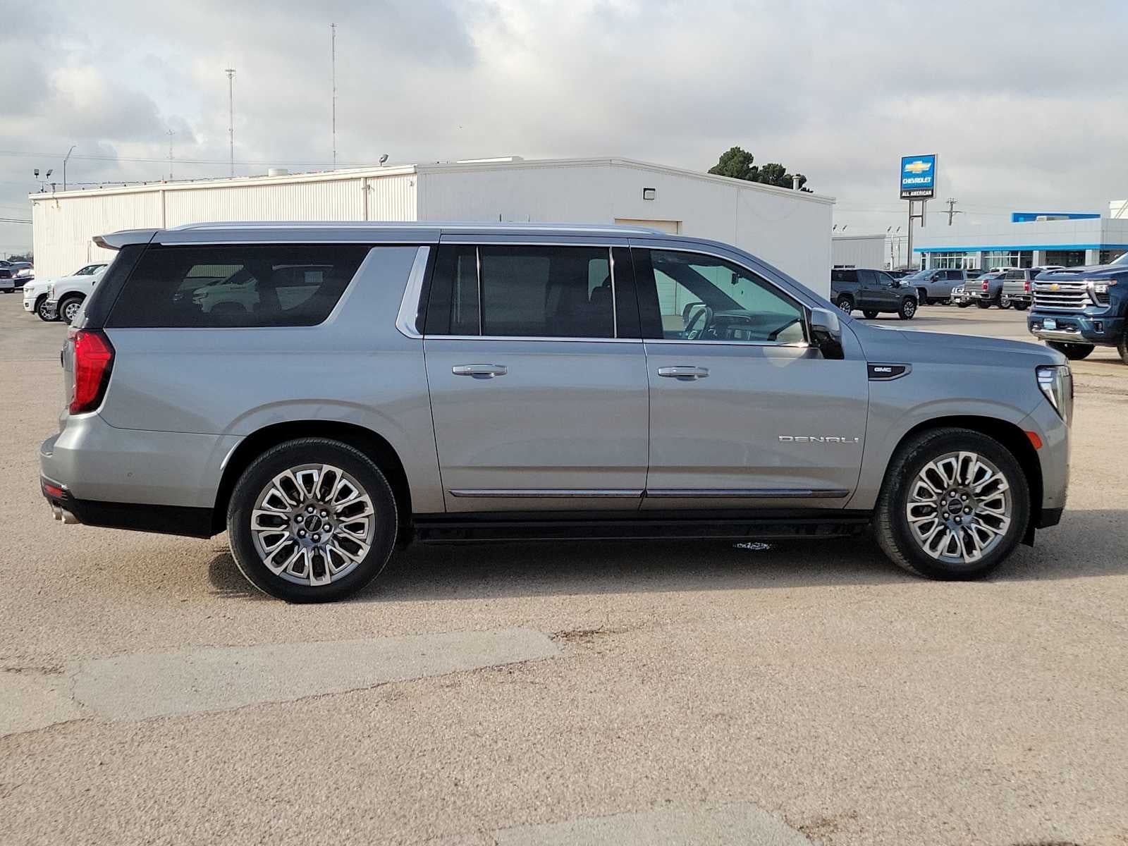 2023 GMC Yukon XL Denali Ultimate
