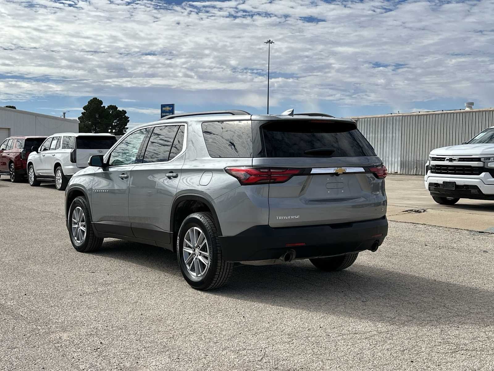 2023 Chevrolet Traverse LT Cloth