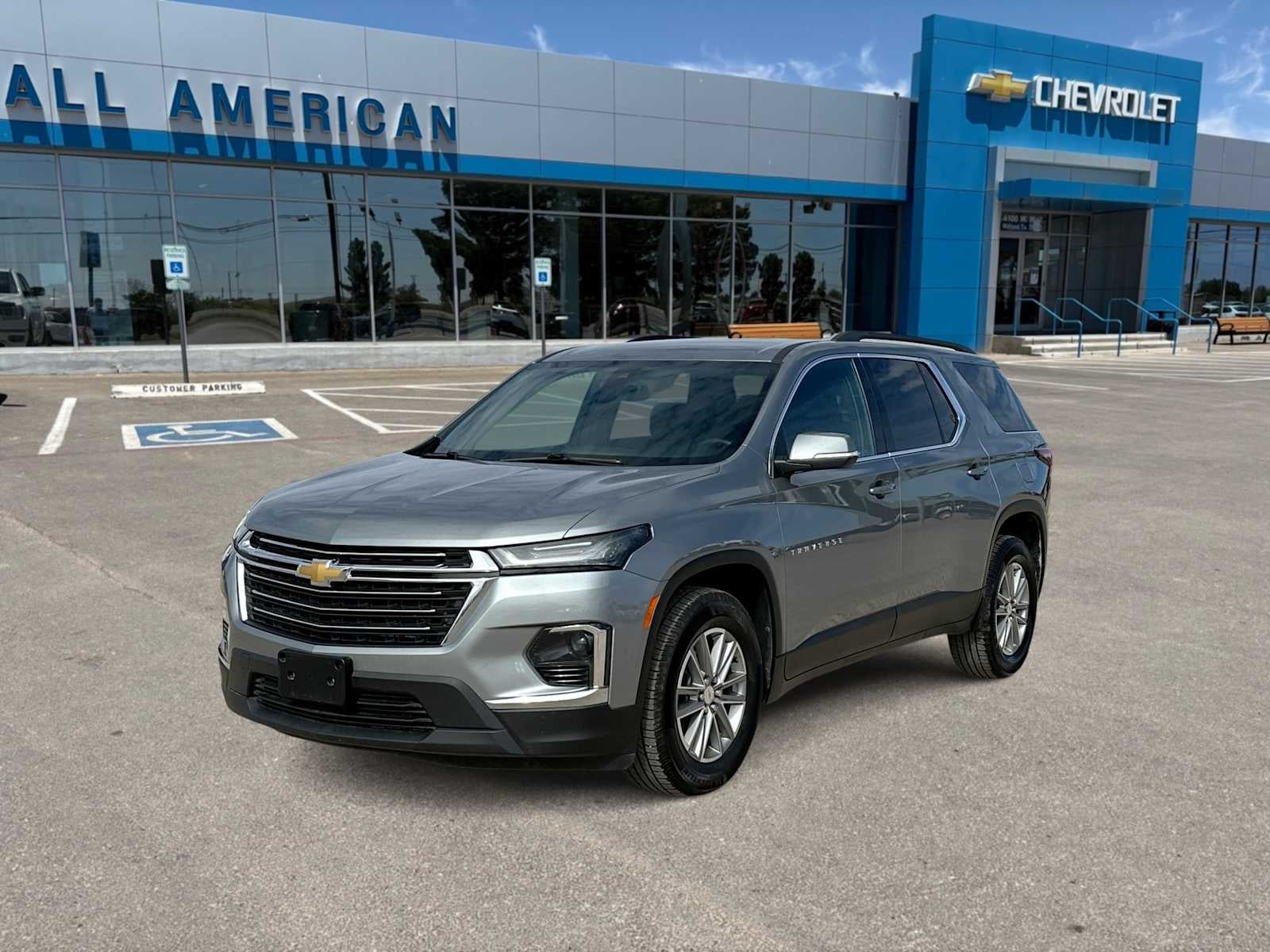 2023 Chevrolet Traverse LT Cloth