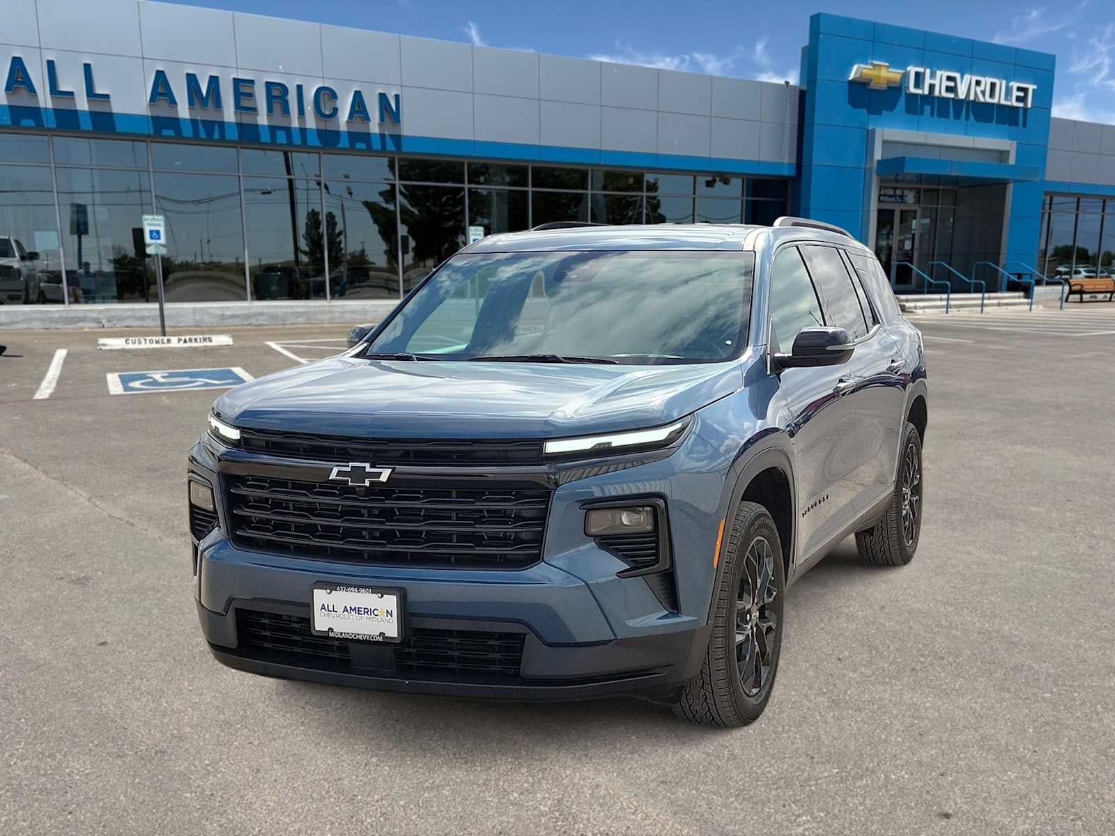2025 Chevrolet Traverse LT