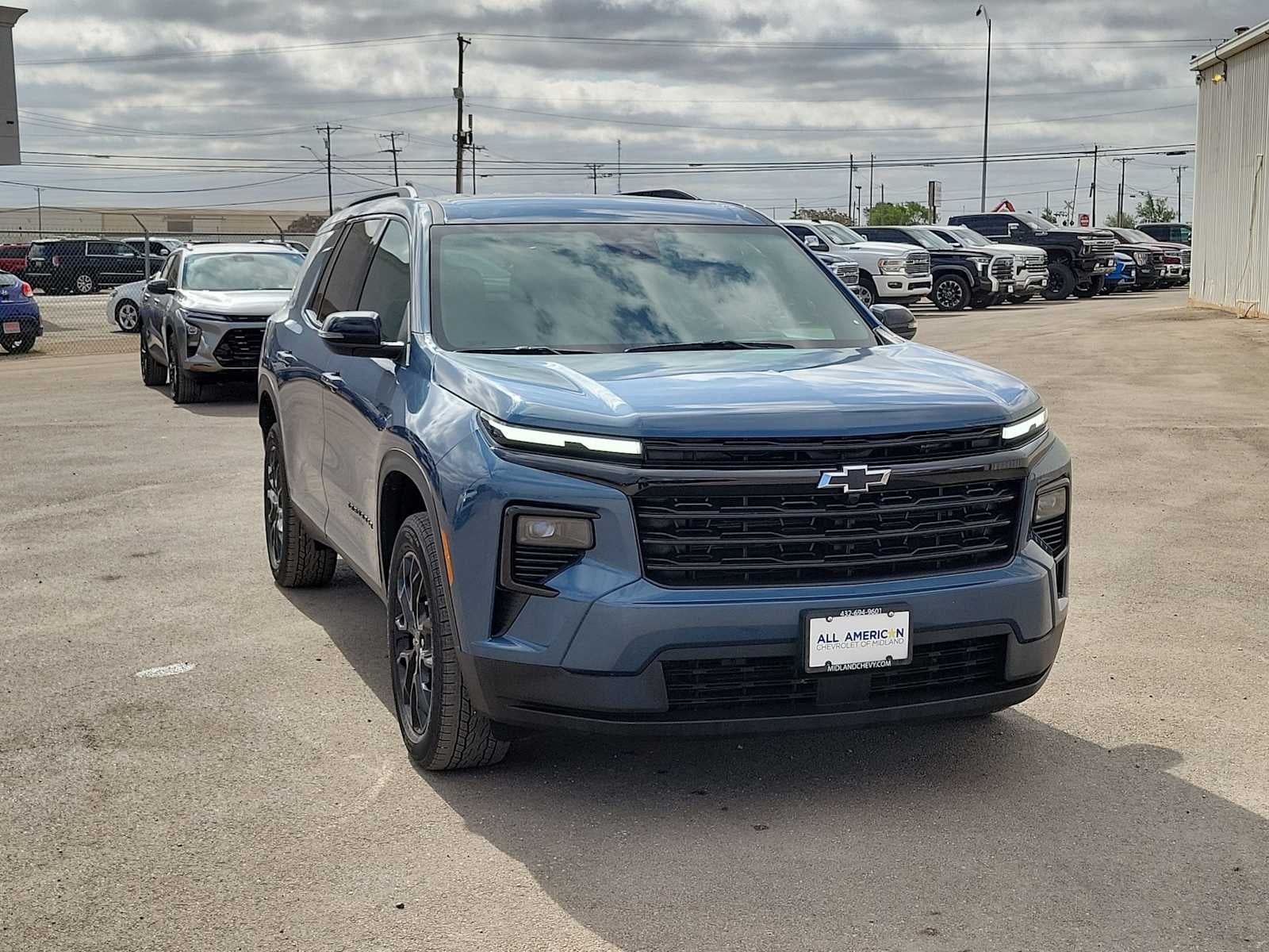 2025 Chevrolet Traverse LT