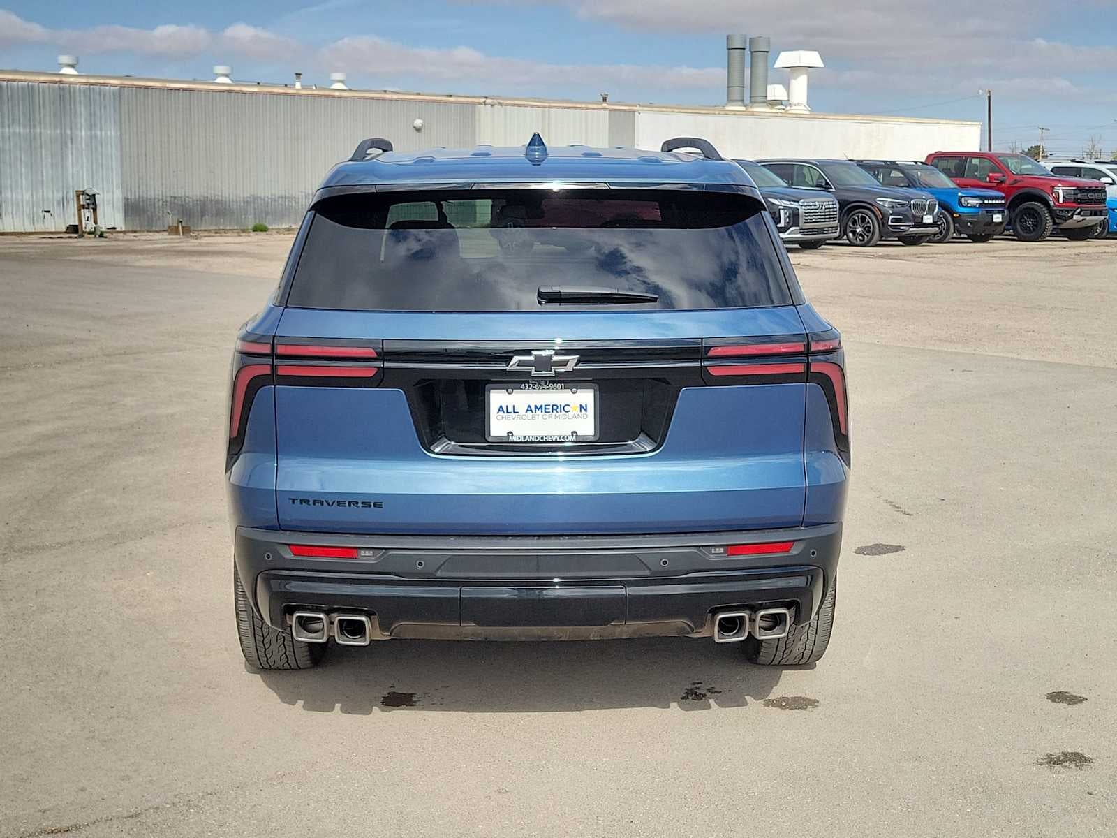 2025 Chevrolet Traverse LT