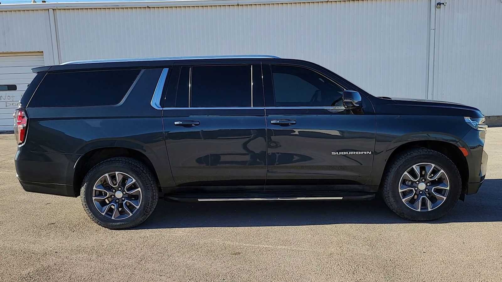 2022 Chevrolet Suburban LT