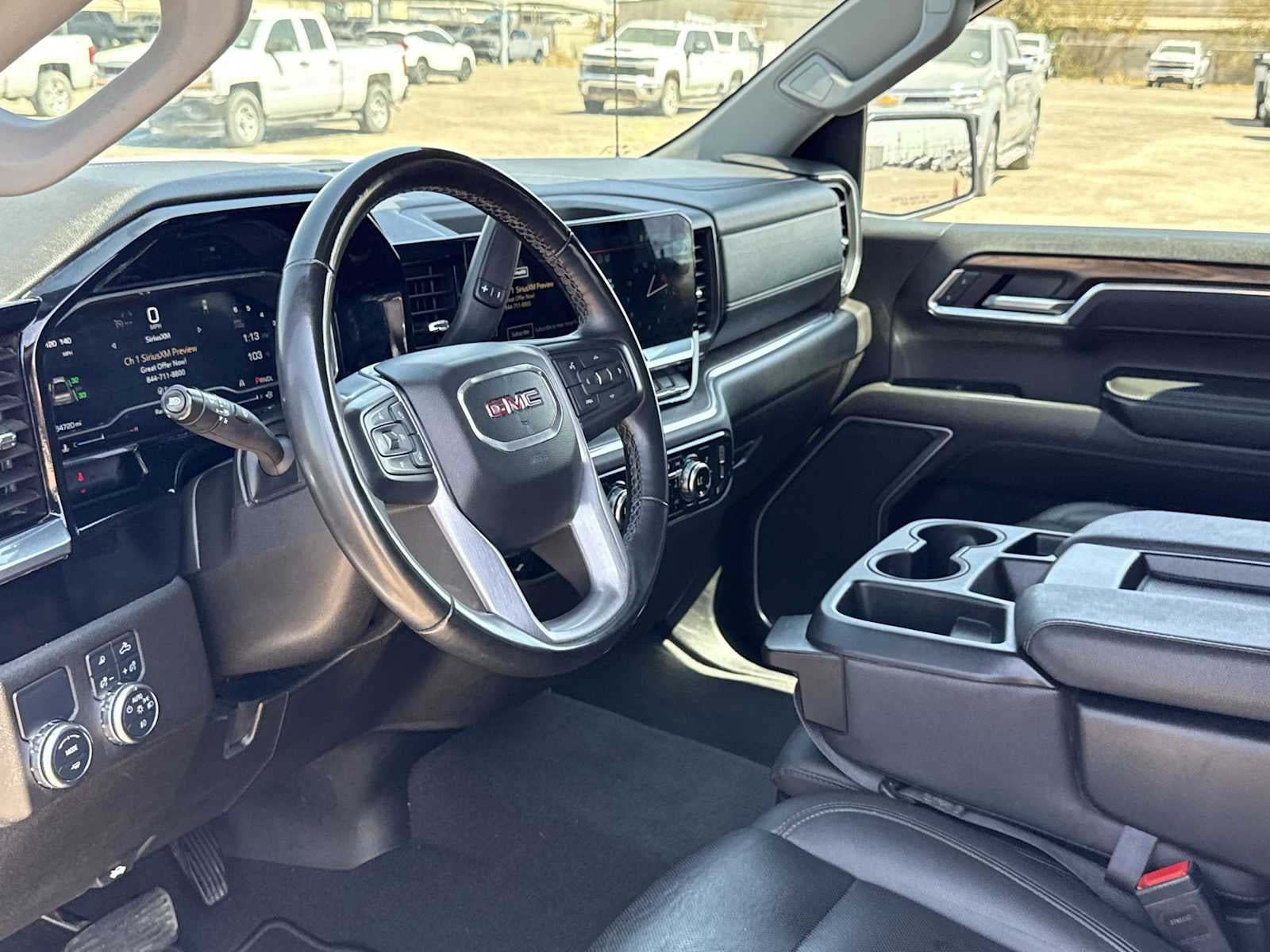 2025 GMC Sierra 1500 SLT