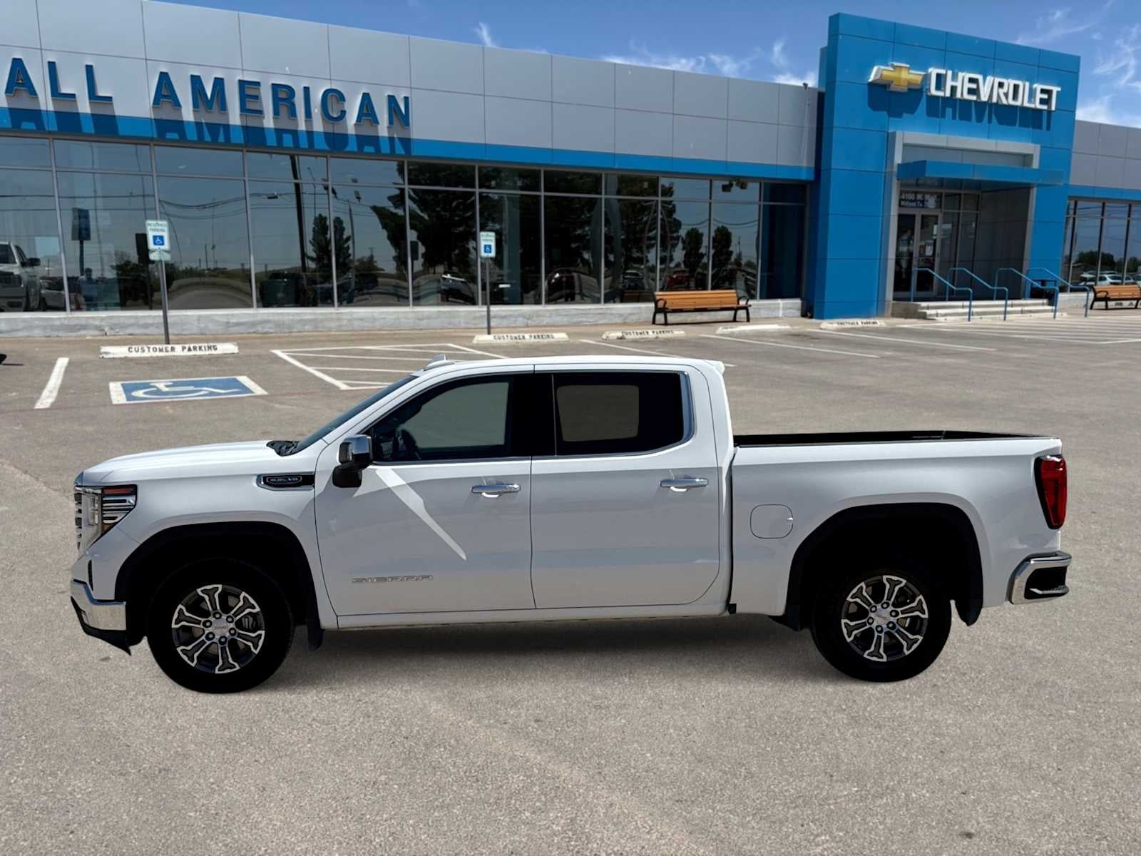 2025 GMC Sierra 1500 SLT