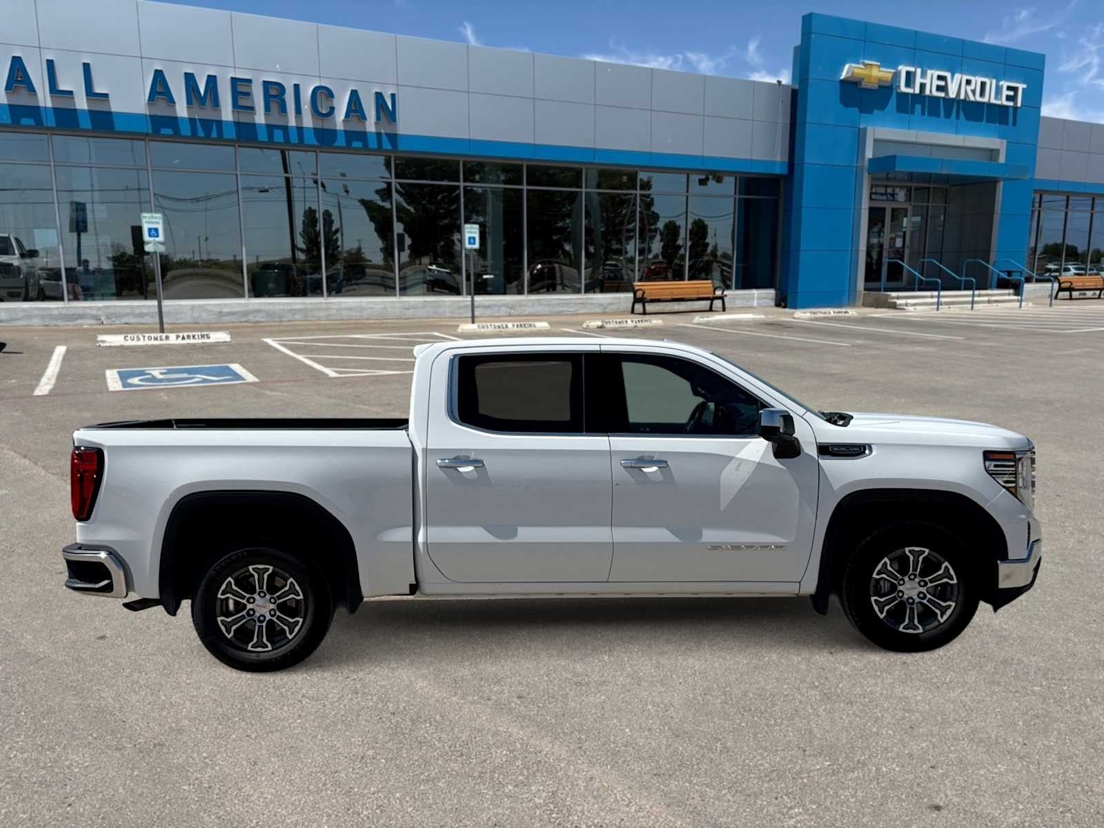 2025 GMC Sierra 1500 SLT