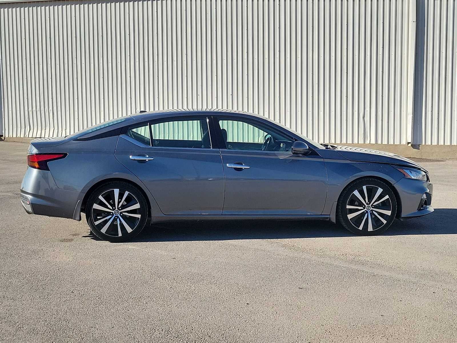 2020 Nissan Altima 2.0 Platinum