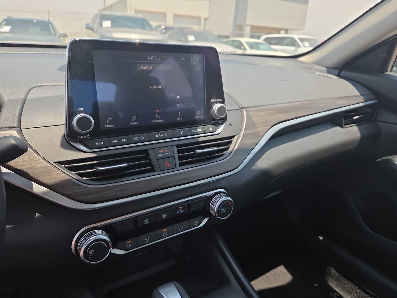 2025 Nissan Altima SV - Photo 25