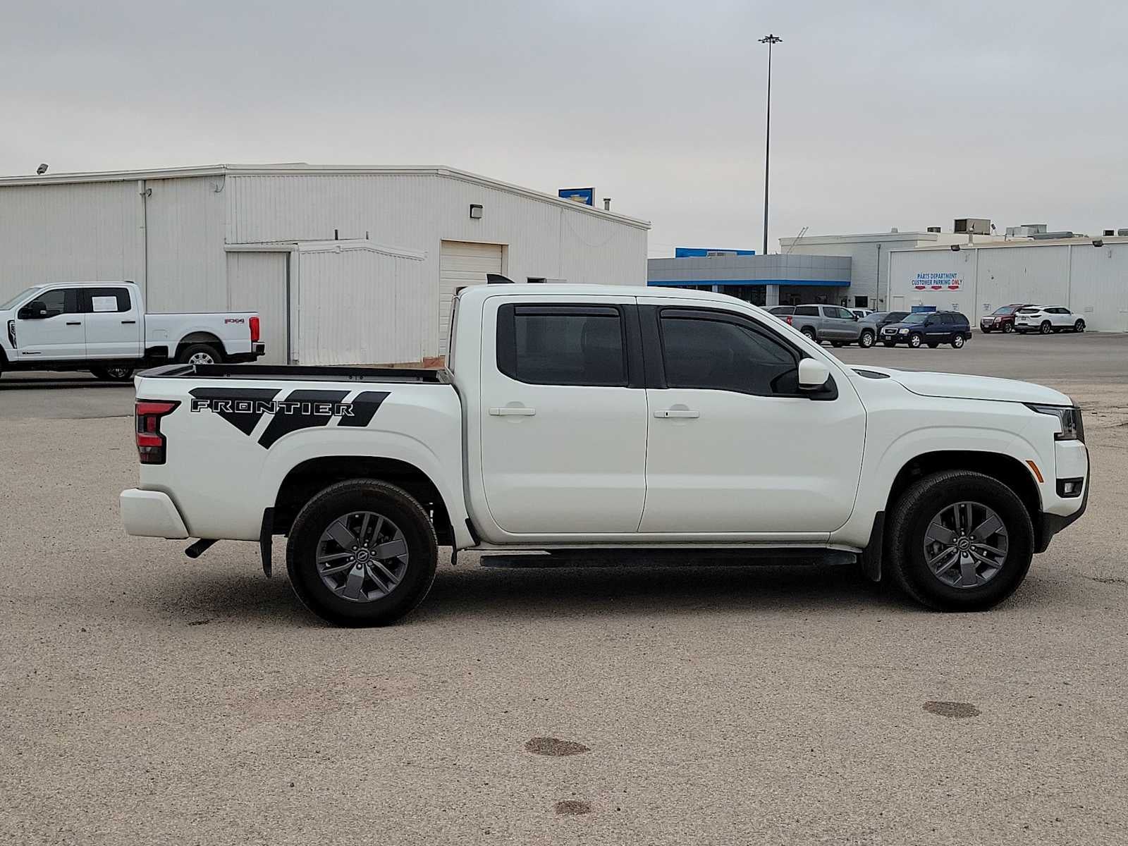 2025 Nissan Frontier SV