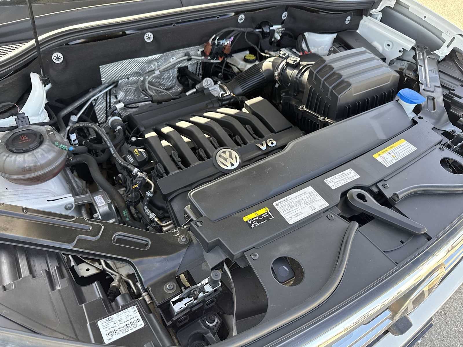 2023 Volkswagen Atlas Cross Sport 3.6L V6 SEL Premium R-Line