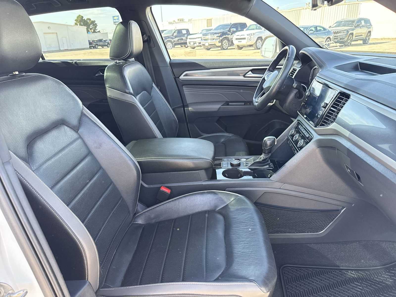 2023 Volkswagen Atlas Cross Sport 3.6L V6 SEL Premium R-Line