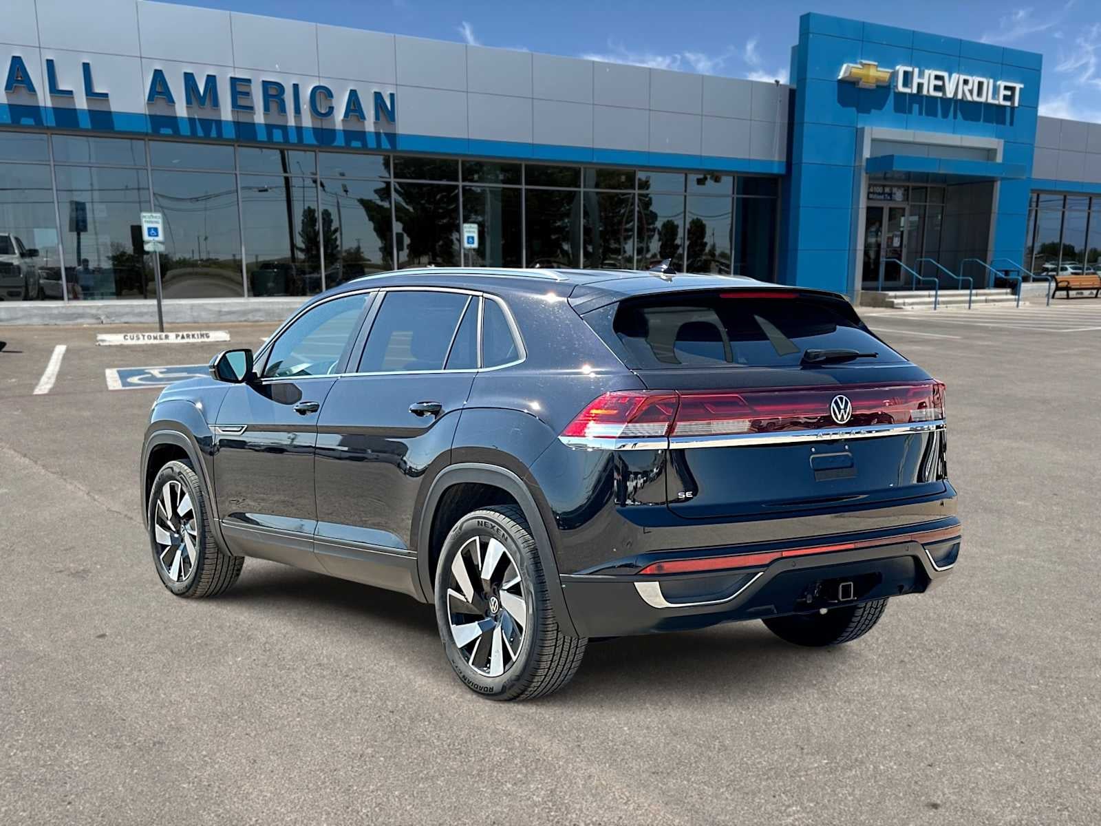 2026 Volkswagen Atlas Cross Sport 2.0T SE w/Technology