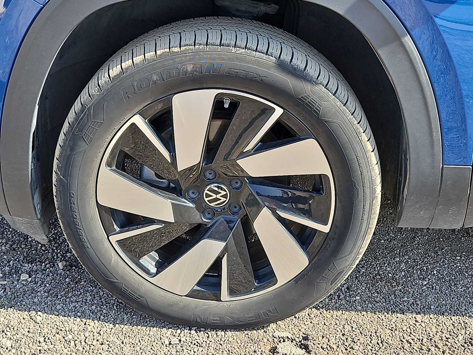 2025 Volkswagen Atlas Cross Sport 2.0T SE w/Technology