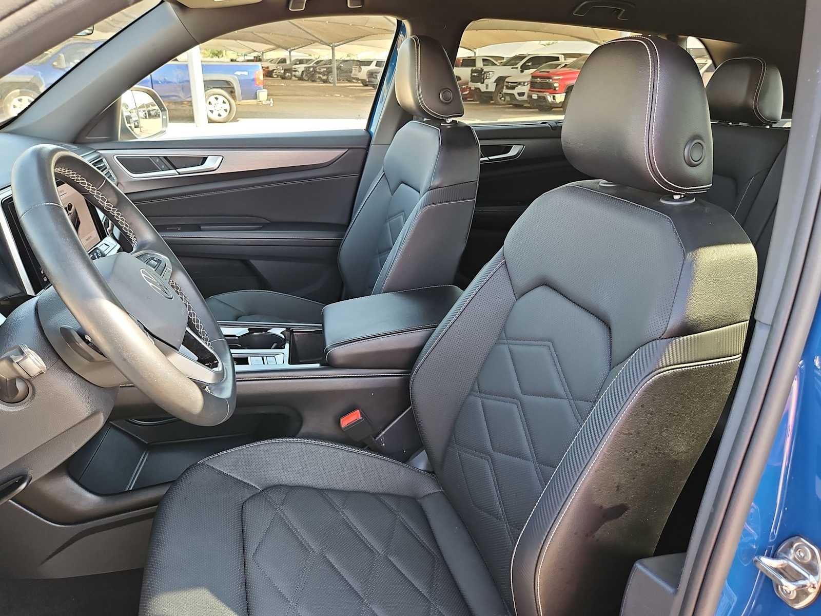 2025 Volkswagen Atlas Cross Sport 2.0T SE w/Technology