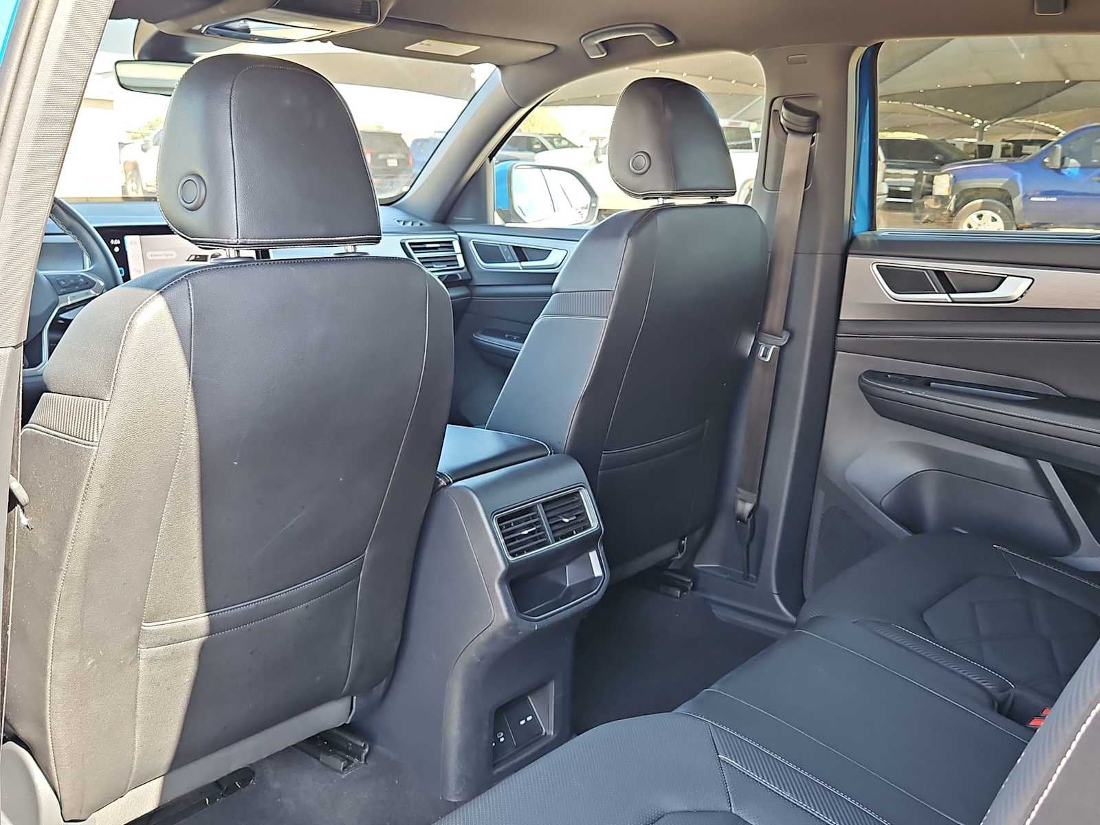 2025 Volkswagen Atlas Cross Sport 2.0T SE w/Technology