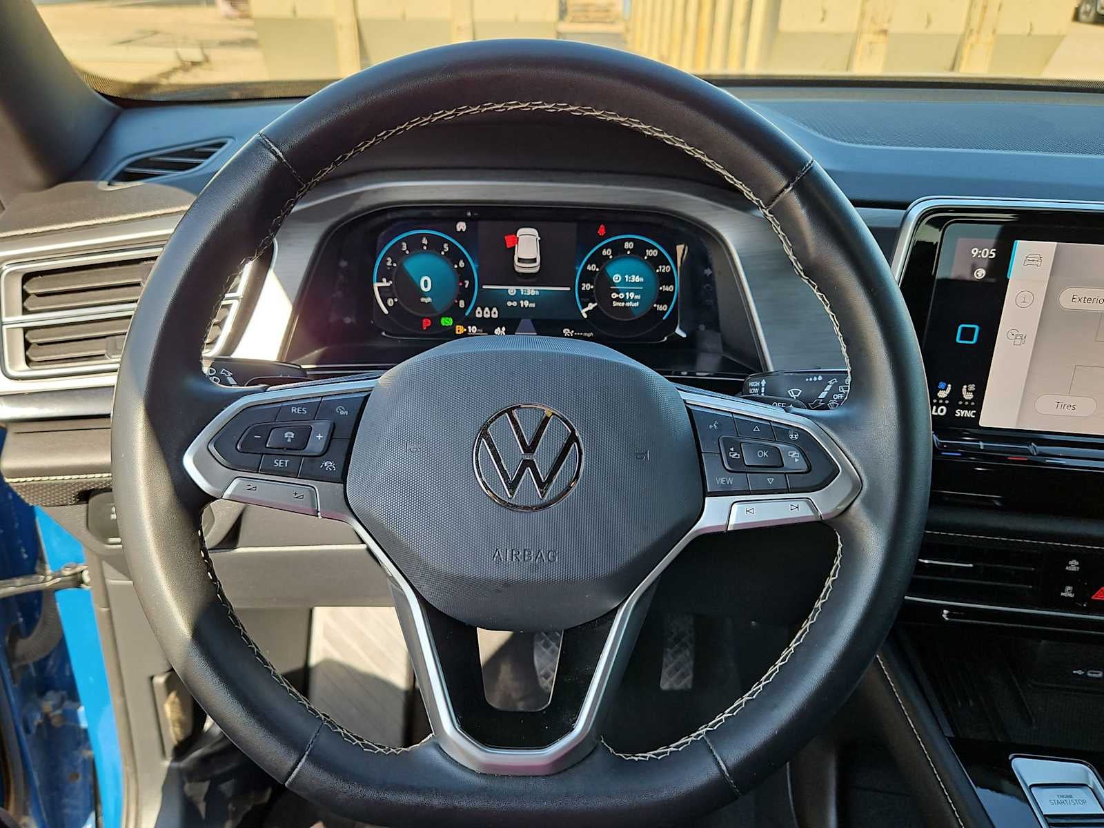 2025 Volkswagen Atlas Cross Sport 2.0T SE w/Technology