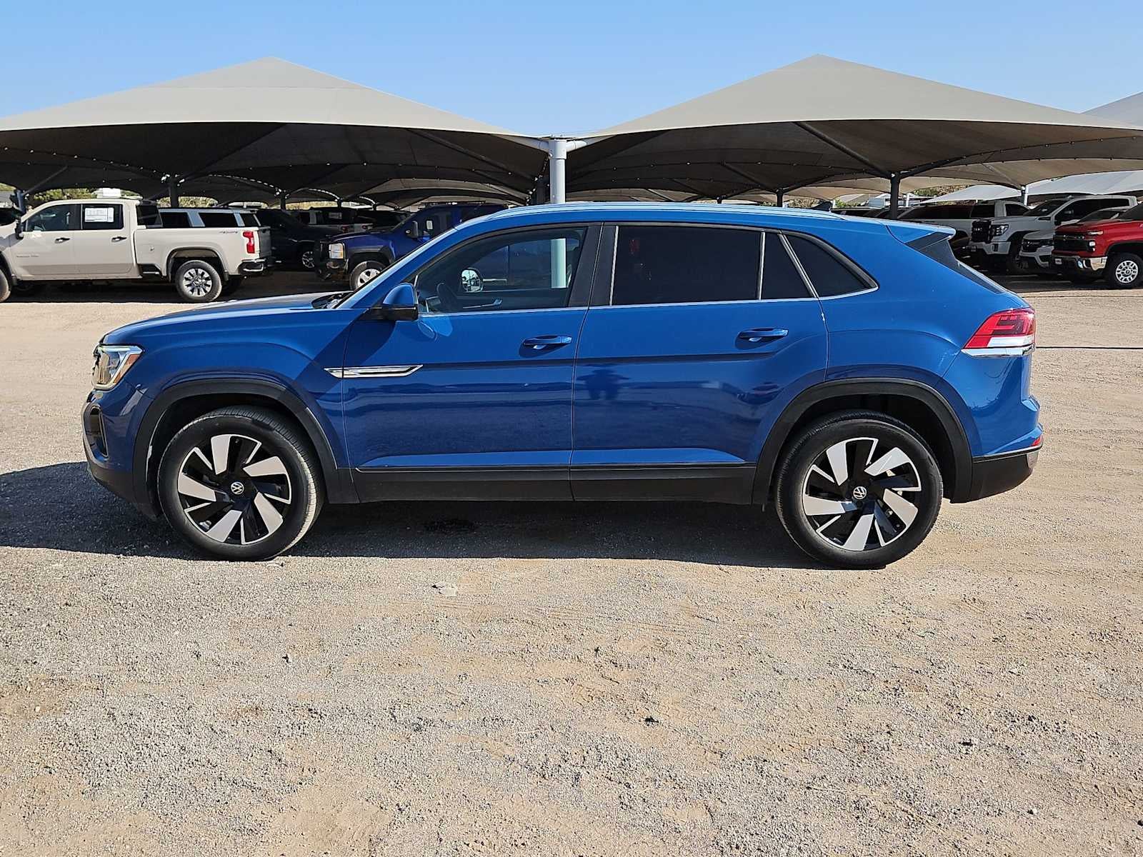 2025 Volkswagen Atlas Cross Sport 2.0T SE w/Technology
