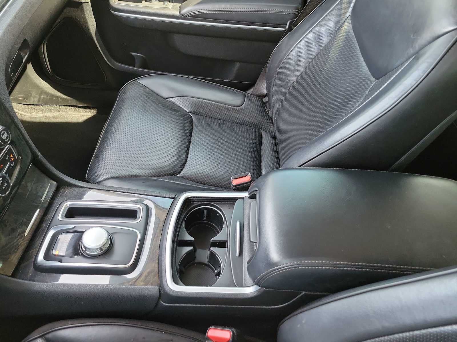 2022 Chrysler 300 Touring L