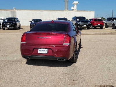 2022 Chrysler 300 Touring L