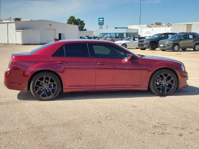 2022 Chrysler 300 Touring L