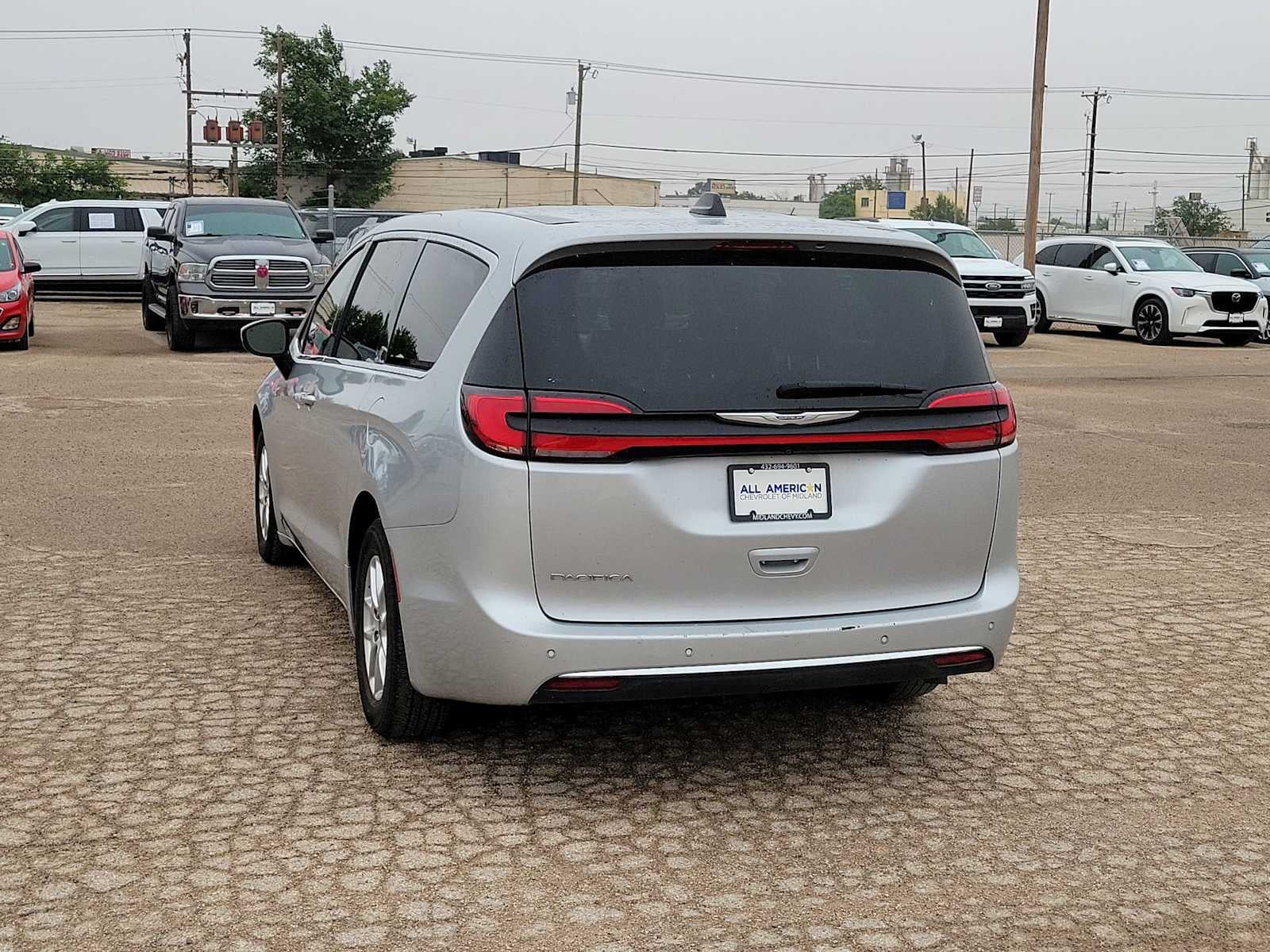 2023 Chrysler Pacifica Touring L