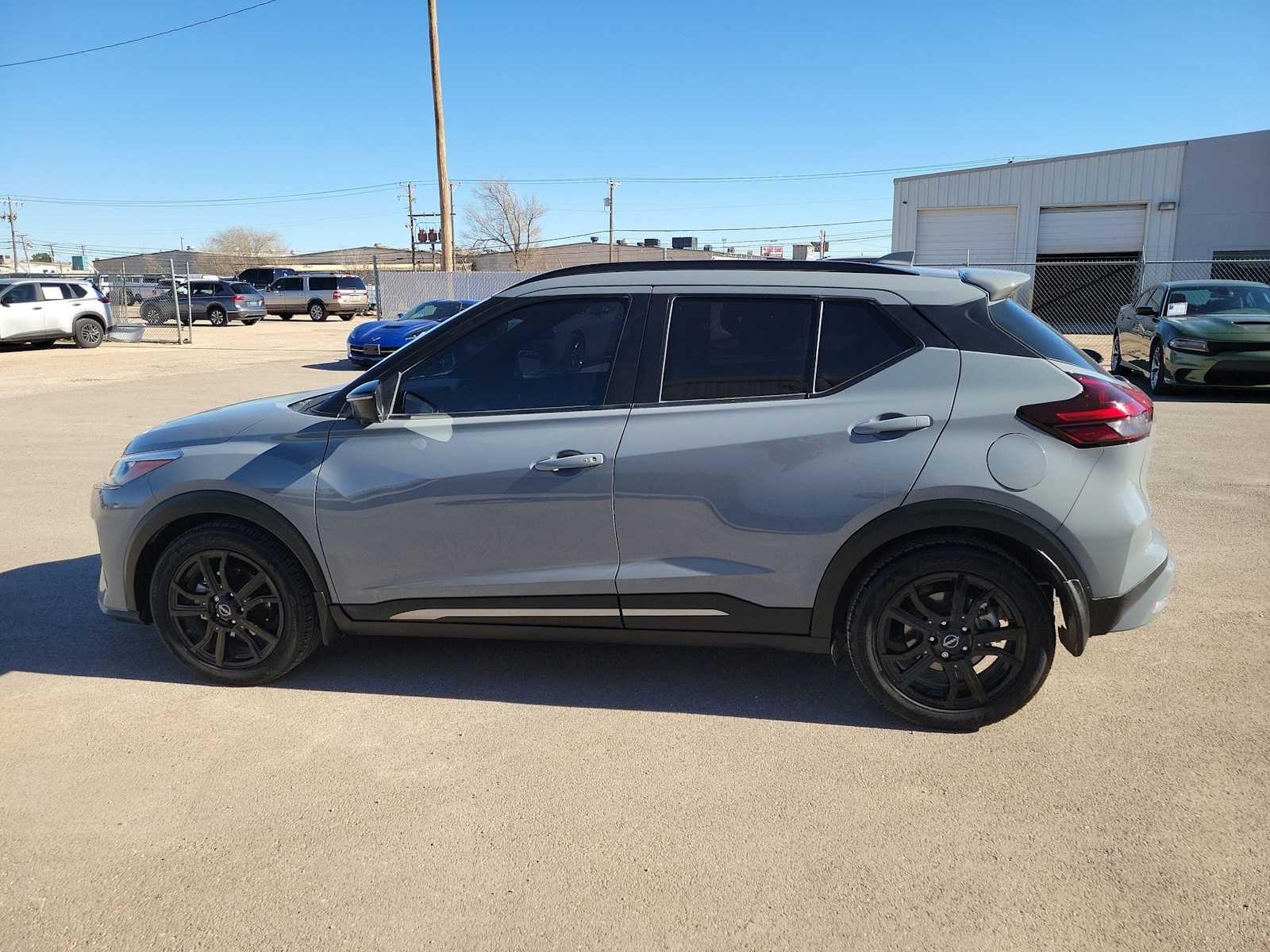 2022 Nissan Kicks SR