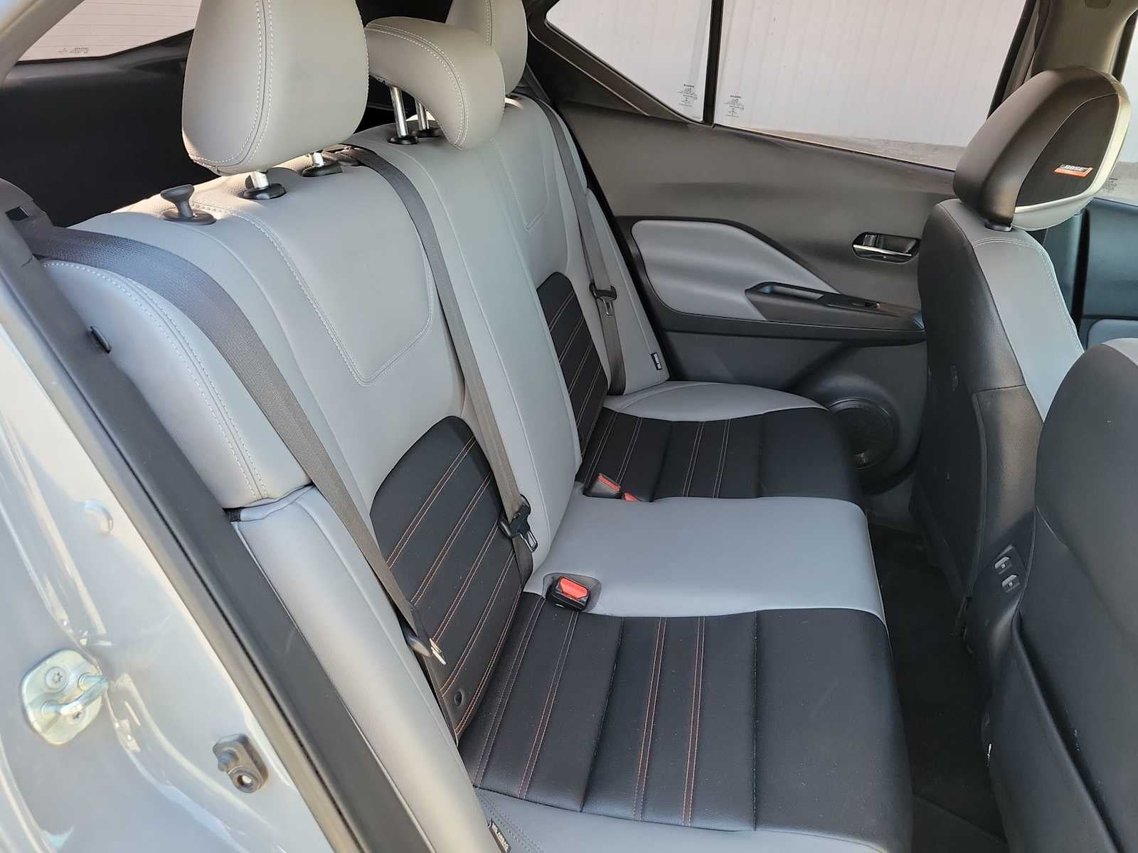 2022 Nissan Kicks SR