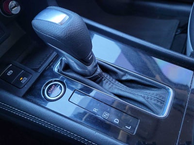 2022 Nissan Kicks SR